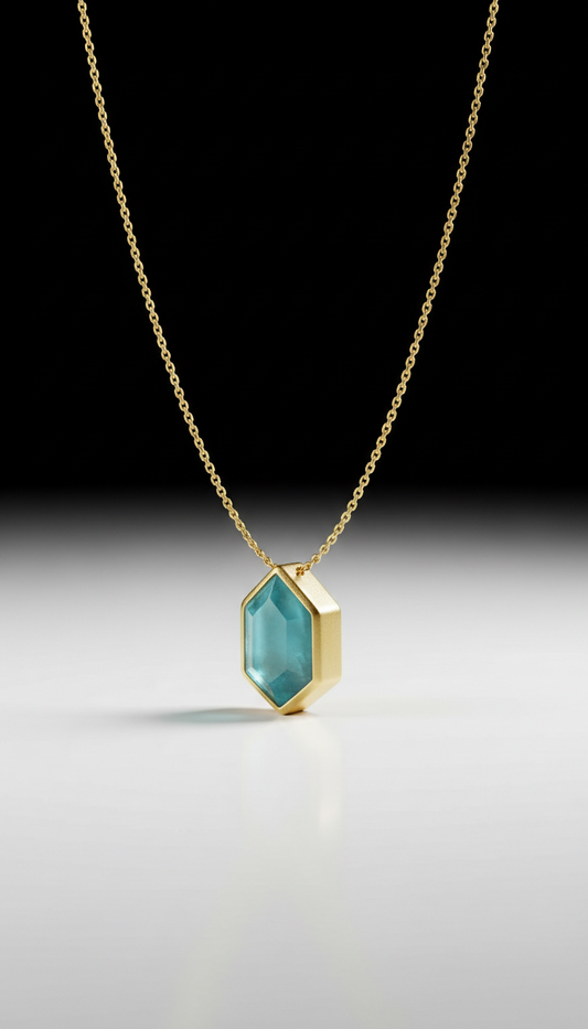 Minimalist pendant necklace with semi-precious stone