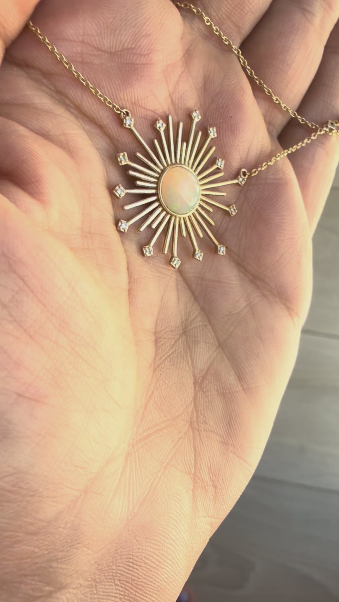 SAMPLE SALE. Glow necklace- Round